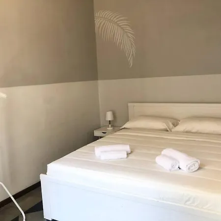 The 150 - Homkeey * Rom